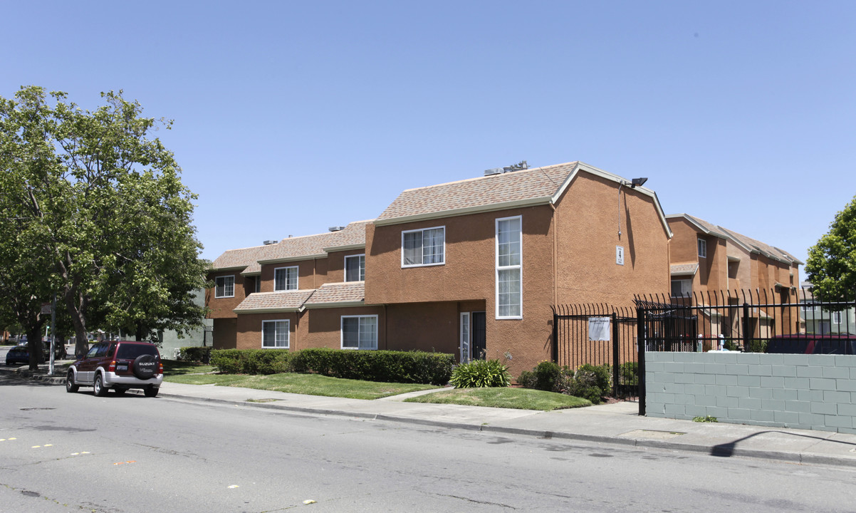 Barrett Terrace Apartments in Richmond, CA - Building Photo