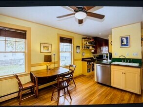 107 Montgomery St, Unit 107 montgomery Street in Cambridge, MA - Building Photo - Building Photo