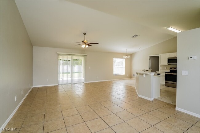 1805 NE 21st Pl in Cape Coral, FL - Building Photo - Building Photo