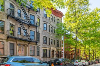 372 8Th Street in Brooklyn, NY - Foto de edificio - Building Photo