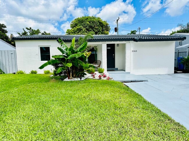 property at 5365 N Andrews Ave