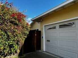 1550 Magpie Ln in Sunnyvale, CA - Building Photo