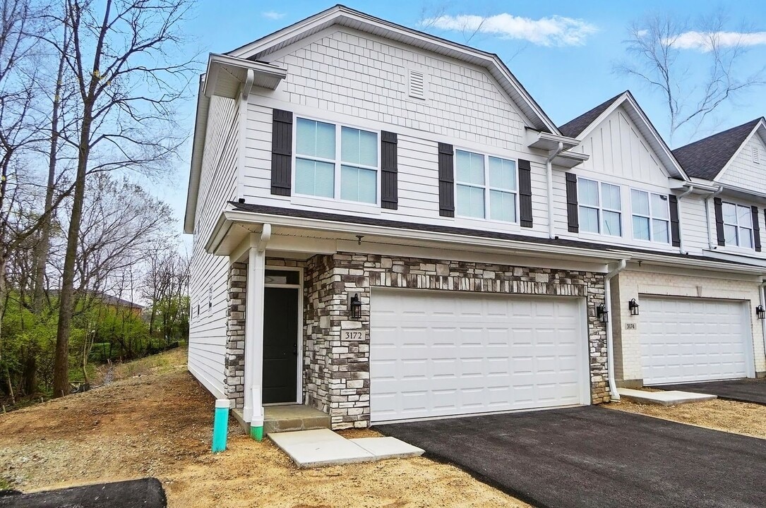 3174 Cobblestone Ln in Kettering, OH - Building Photo