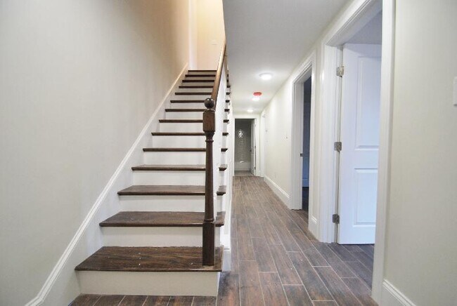 143 Marcella St, Unit 2 in Boston, MA - Building Photo - Building Photo