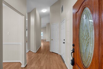 32111 Willow Creek Park in Conroe, TX - Foto de edificio - Building Photo