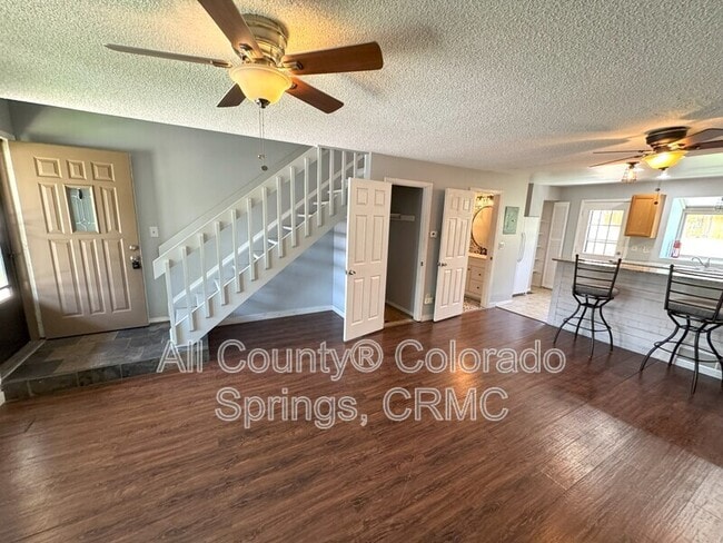 6825 Mountain Top Ln in Colorado Springs, CO - Building Photo - Building Photo