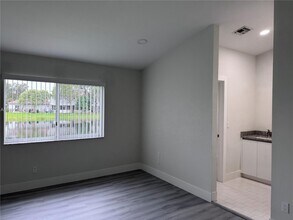 553 NW 208th Terrace in Pembroke Pines, FL - Building Photo - Building Photo