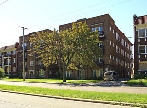 Glen Eden Apartments in East Cleveland, OH - Building Photo - Building Photo