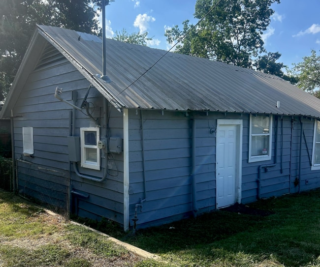 1408 W Morton St in Denison, TX - Building Photo - Building Photo