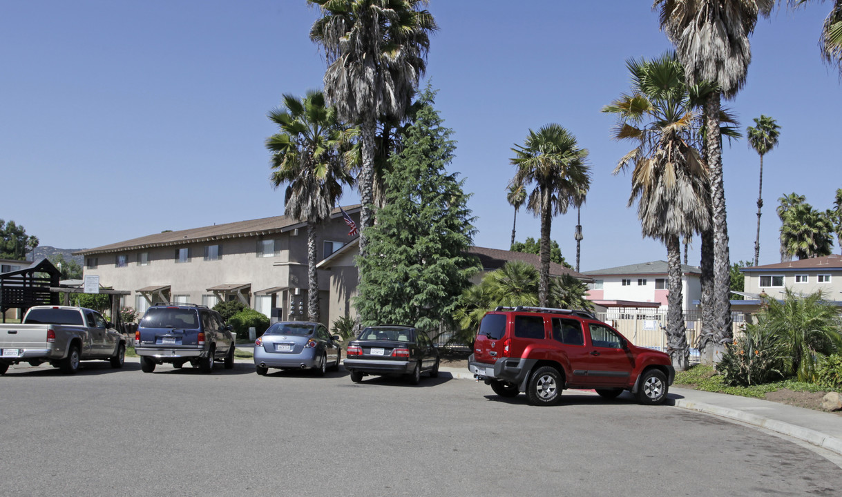 La Posada Apartments in Escondido, CA - Building Photo