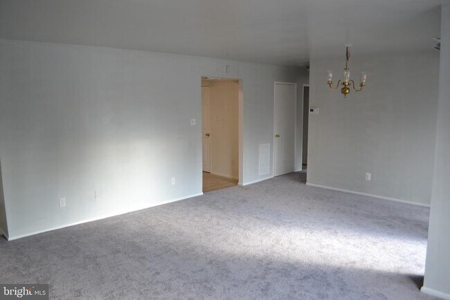 10214 Prince Pl-Unit -204 in Upper Marlboro, MD - Building Photo - Building Photo