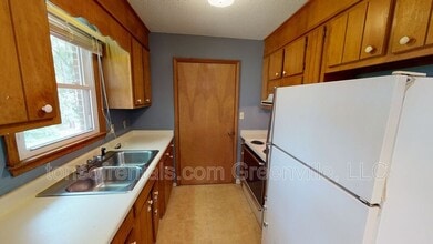 229 Cedar Crest Rd in Spartanburg, SC - Building Photo - Building Photo