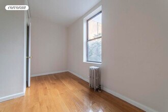 180 Borinquen Pl in Brooklyn, NY - Building Photo - Building Photo