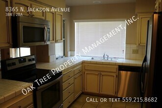 8365 N Jackson Ave in Fresno, CA - Building Photo - Building Photo