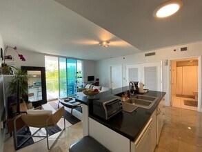 1401 SW 22nd St, Unit 504 in Miami, FL - Building Photo - Building Photo