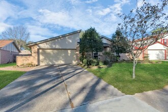 16814 Cobble Ridge Dr in Sugar Land, TX - Building Photo - Building Photo