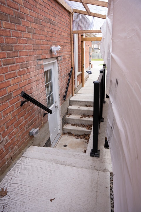 12 New Haven Gate in Cambridge, ON - Building Photo