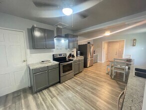 322 Beverly Dr in Corpus Christi, TX - Building Photo - Building Photo