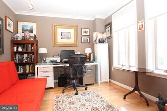1045 31st St NW in Washington, DC - Building Photo - Building Photo