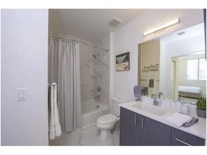 729 NW 2nd St in Miami, FL - Building Photo - Building Photo