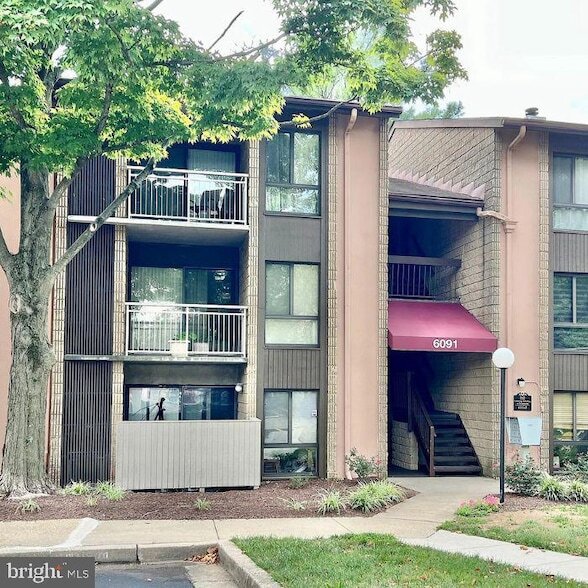 property at 6091 Majors Ln