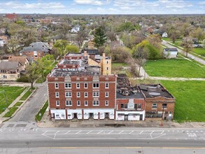 Richton Apartments in Highland Park, MI - Building Photo - Building Photo