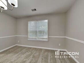 390 Cascade Rise Ct SW in Atlanta, GA - Building Photo - Building Photo