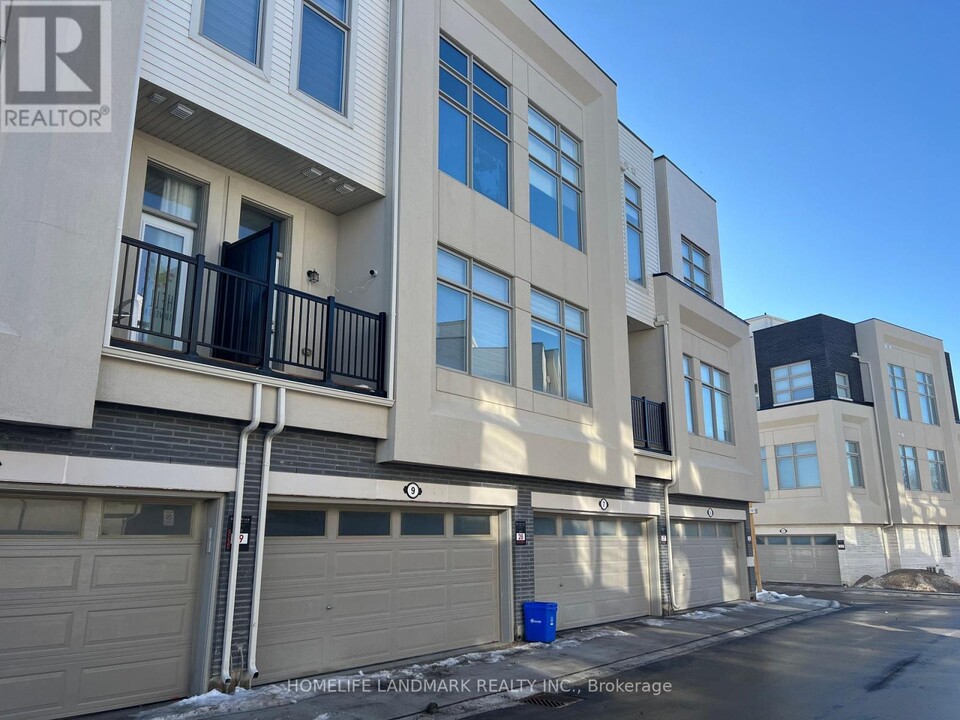9 Alan Francis Ln in Markham, ON - Building Photo