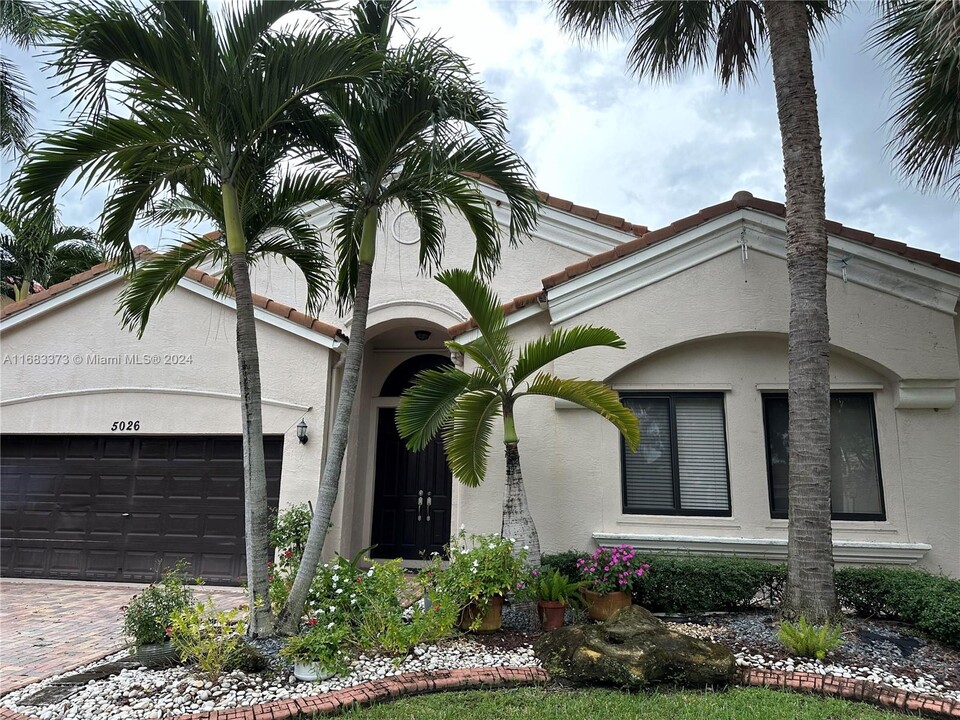 5026 SW 162nd Ave in Miramar, FL - Building Photo