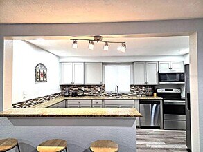 6886 49th Ave N in St. Petersburg, FL - Building Photo - Building Photo