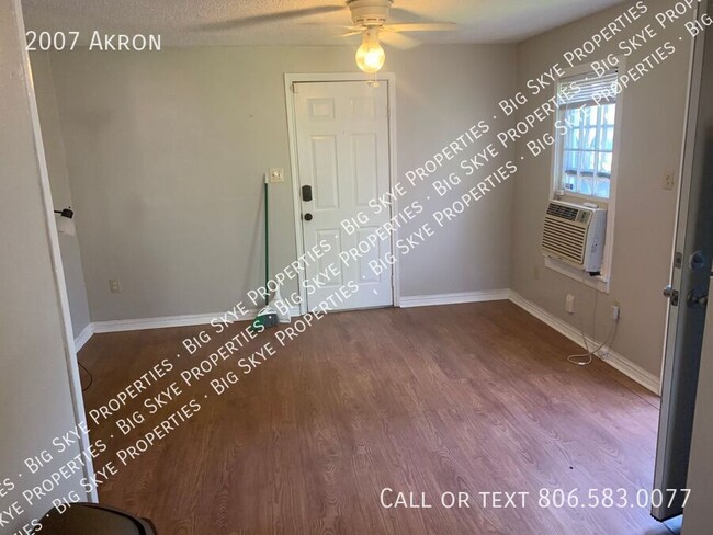 2007 Akron Ave in Lubbock, TX - Building Photo - Building Photo