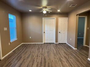 111 36th St in Lubbock, TX - Foto de edificio - Building Photo
