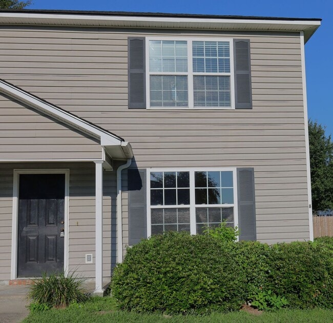 property at 1801 Chestnut Dr