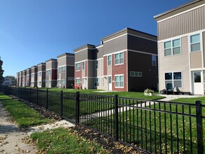 1630 Ellis Blvd NW in Cedar Rapids, IA - Building Photo - Building Photo