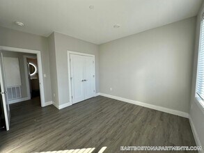 656 Saratoga St in Boston, MA - Building Photo - Building Photo
