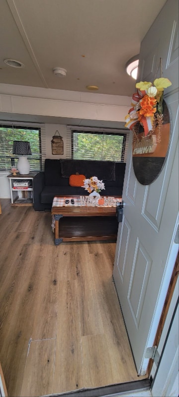 1561 KY-55 in Columbia, KY - Foto de edificio - Building Photo