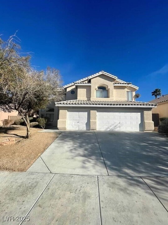 278 Grand Olympia Dr in Henderson, NV - Building Photo