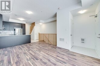 2212 Bromsgrove Rd in Mississauga, ON - Building Photo - Building Photo