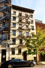 445 W 36th St in New York, NY - Building Photo - Building Photo