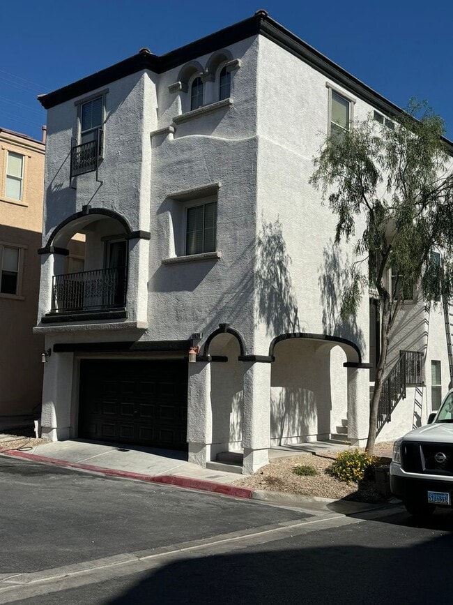 10624 W Double Spring Ct in Las Vegas, NV - Building Photo - Building Photo