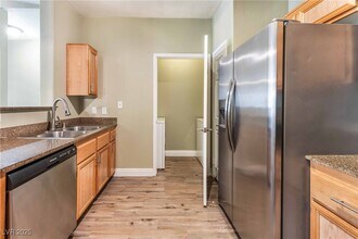 9975 Peace Way in Las Vegas, NV - Building Photo - Building Photo