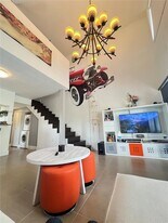 498 SW 2nd St in Miami, FL - Building Photo