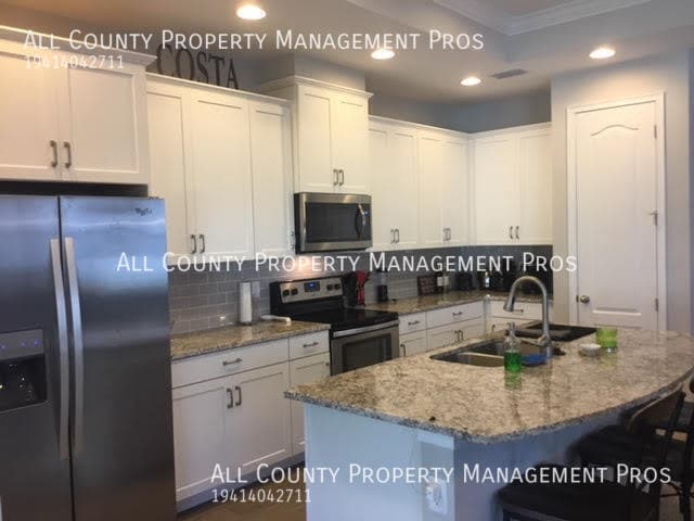 866 Molly Cir in Sarasota, FL - Building Photo - Building Photo