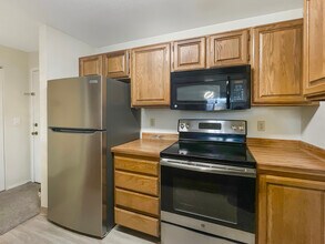 380 E 11th Ave in Anchorage, AK - Building Photo - Building Photo