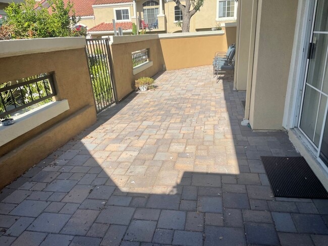property at 9 Theater Ln