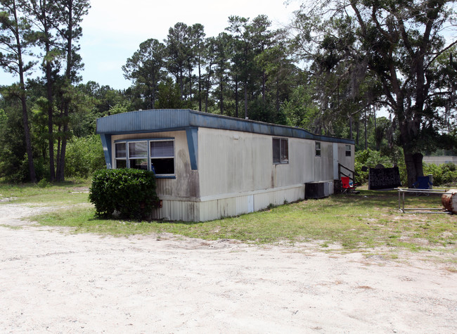 Pine View Mobile Home Park in Leland, NC - Building Photo - Building Photo