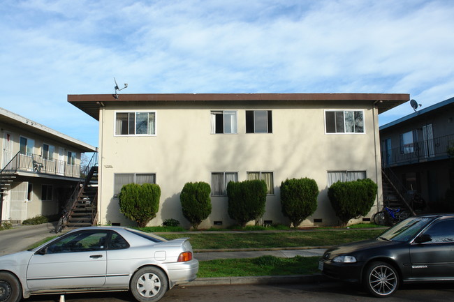 1096 Roewill Dr in San Jose, CA - Building Photo - Building Photo