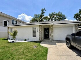 206 N Beverly Ave, Unit 206 N Beverly Ave in Tampa, FL - Building Photo