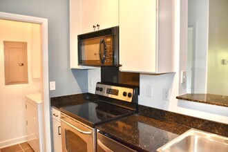 2000 Olde Eastwood Village Blvd in Asheville, NC - Building Photo - Building Photo