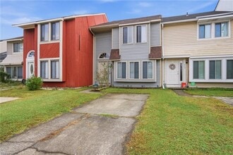 710 Waters Dr in Virginia Beach, VA - Building Photo - Building Photo